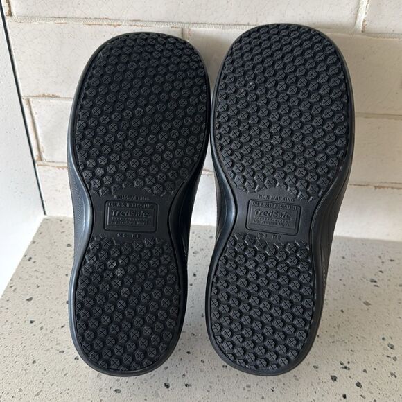 TredSafe Black Unisex Clogs Slip Resistant Size M8/W9 Non-Marking Slip-On Shoes - Picture 8 of 8